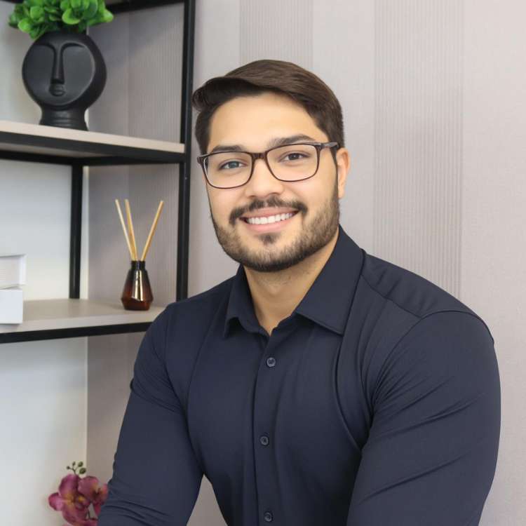 Dr. Victor Chaves